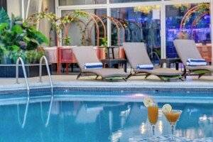 Howard Johnson Plaza by Wyndham Deira picture