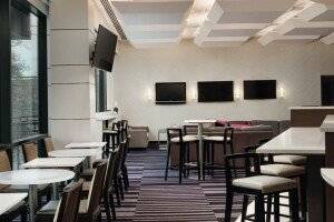 Courtyard by Marriott New York JFK Airport picture