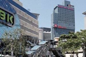 ibis Siam picture