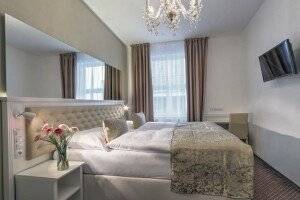 Hotel Taurus picture