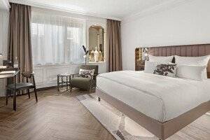 Hotel Bristol picture