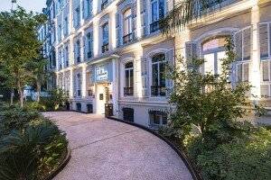 Hôtel Apollinaire picture