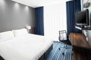 Holiday Inn Express - South by IHG picture