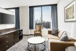 Fairfield Inn & Suites by Marriott Midtown Manhattan/Penn Station picture