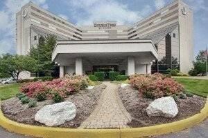 DoubleTree by Hilton Hotel Airport picture