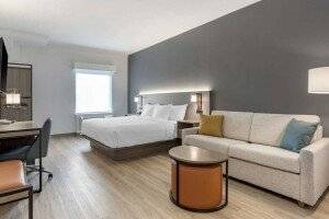Comfort Inn & Suites Liberty International Airport picture