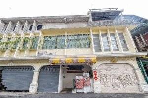 Art Hotel Sanamchai picture